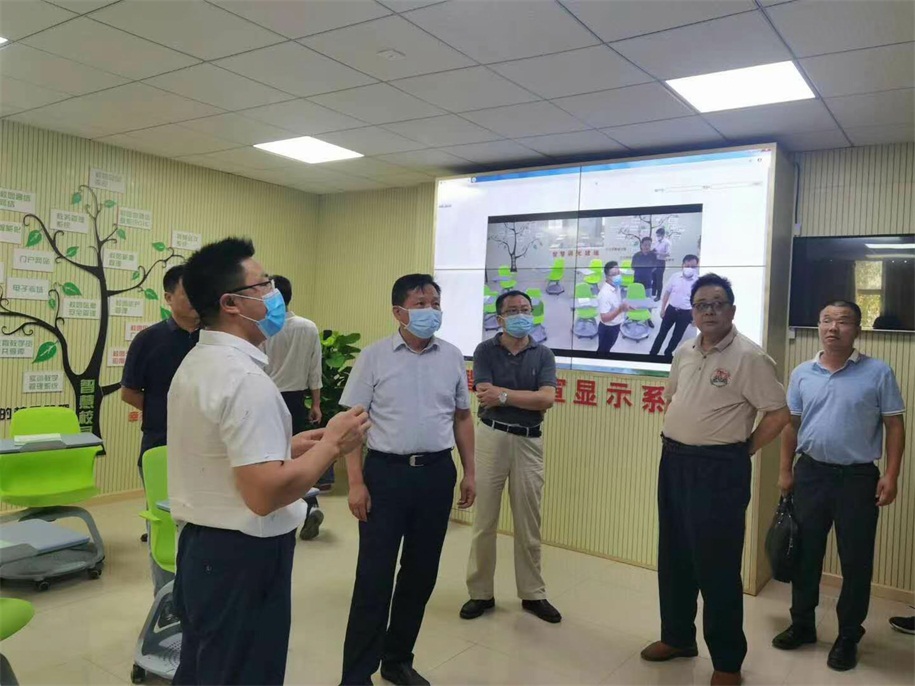 東西湖區委楊澤發書記一行蒞臨我司調研指導工作